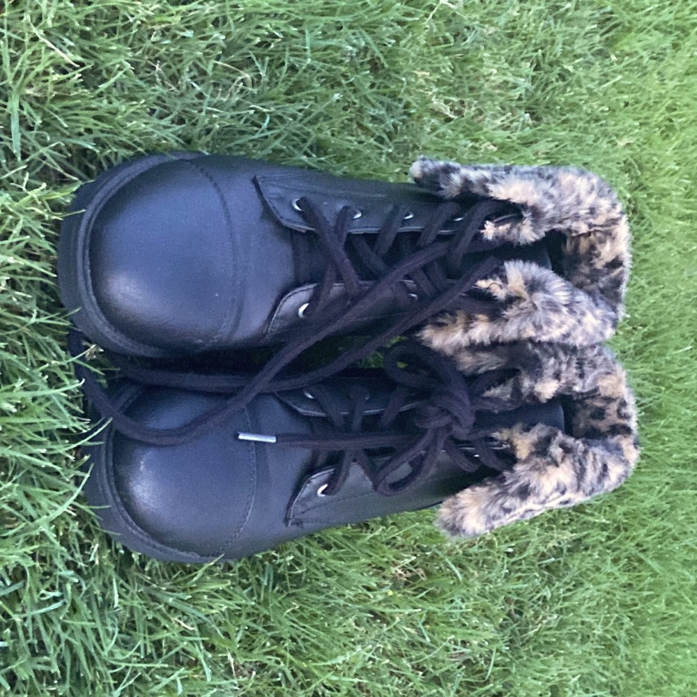 Snow boots , cheetah print outsides,size 9